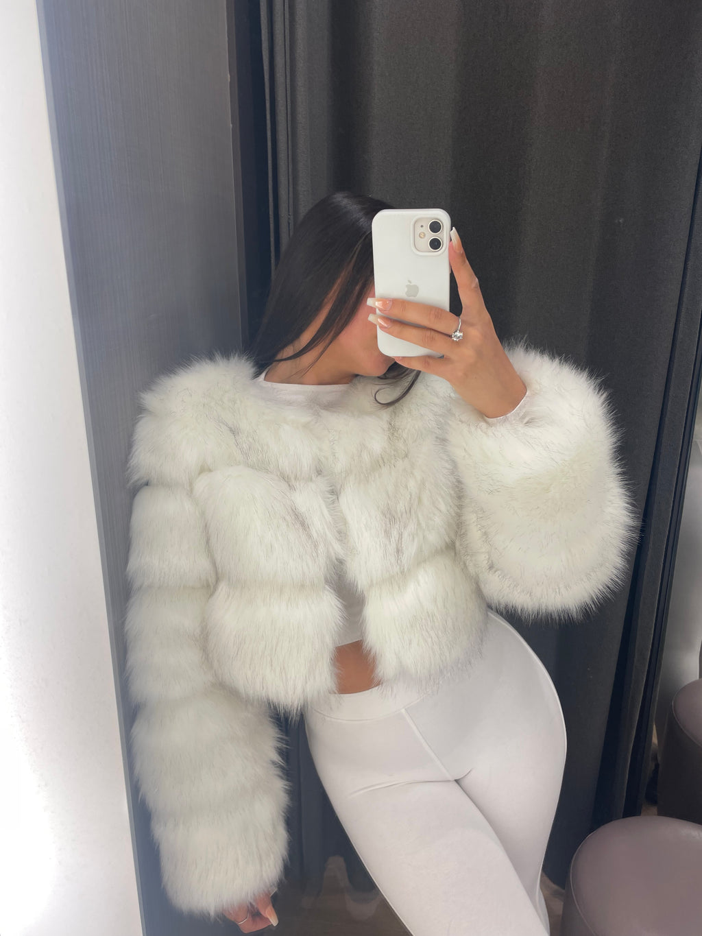 'FRONT ROW' Cropped Faux Fur Coat - Fox Tip White