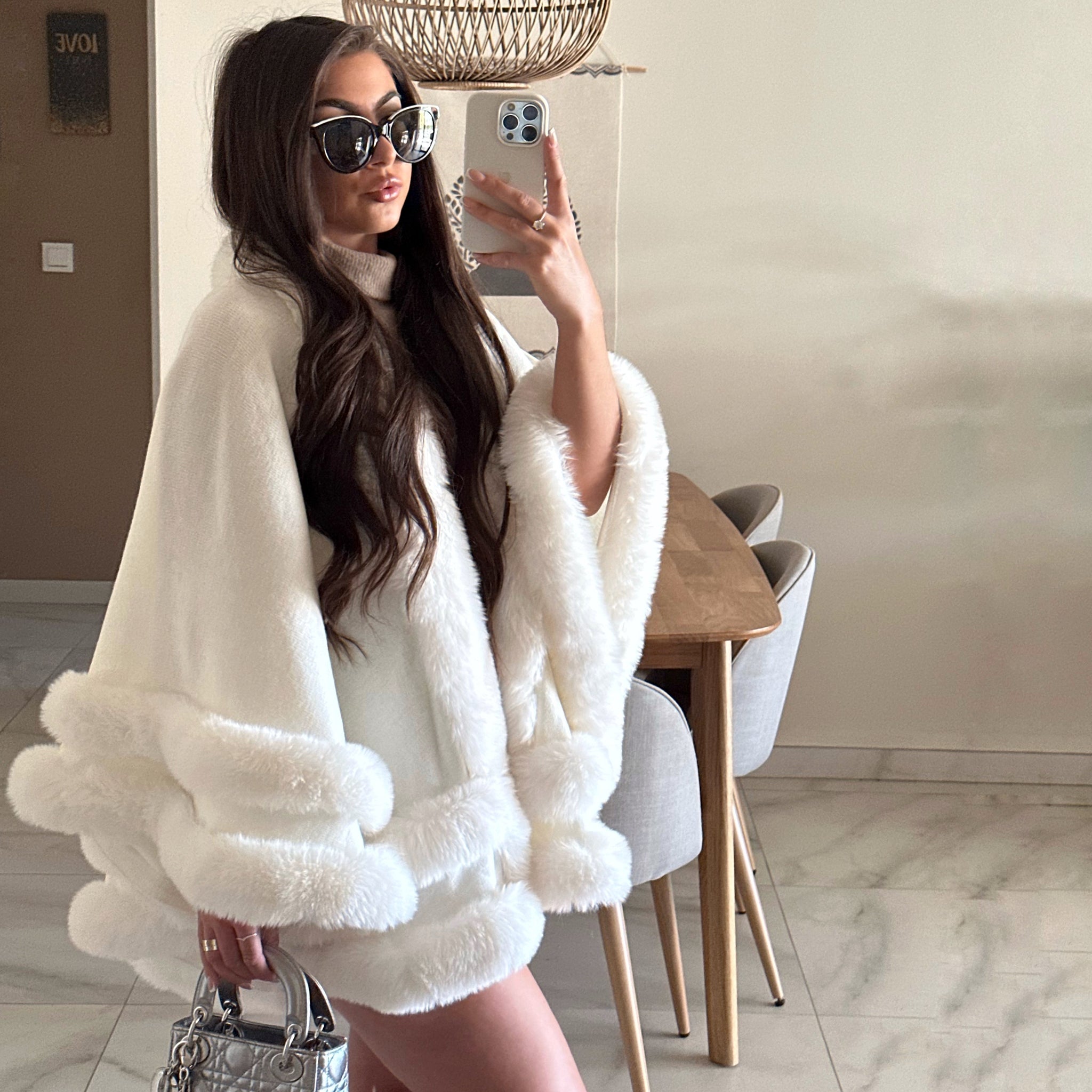 ‘VIP’ Faux Fur Cape - Cream – Bella Luxe