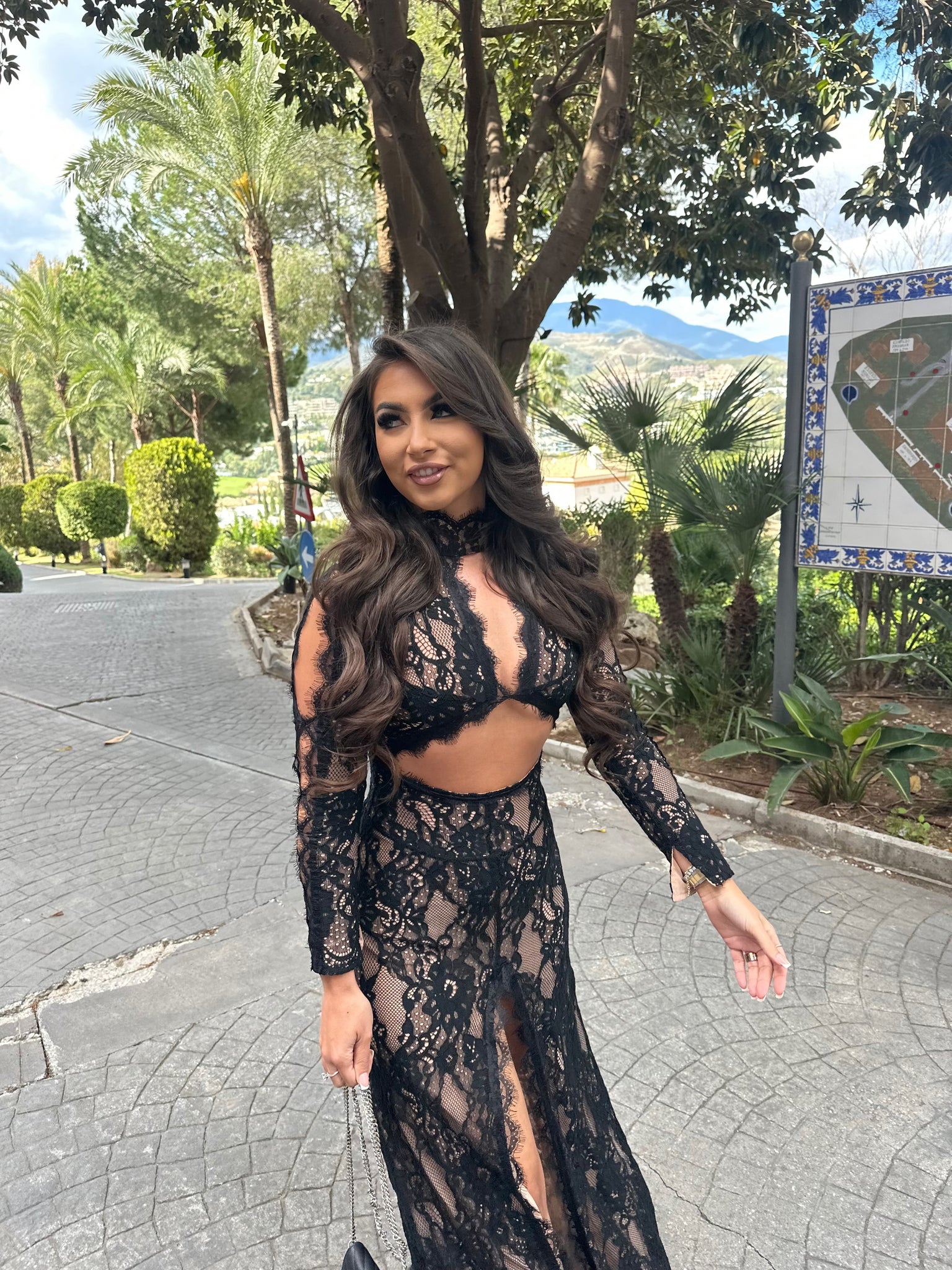 ‘LADY LACE’ Maxi Dress